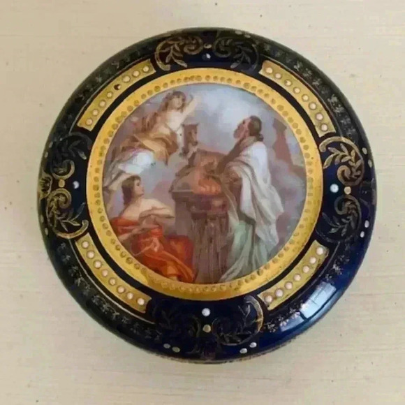 Vintage Trinket Box - Picture 1 of 4